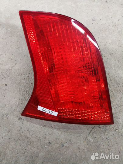 Фонарь крышки багажника правый Audi A4 B7 (S4,RS4)