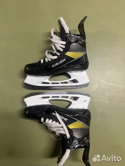 Хоккейные коньки Bauer Supreme 3S PRO size 9 FIT2