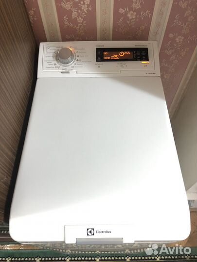 Стир машина с вертик загрузкой Electrolux 1377