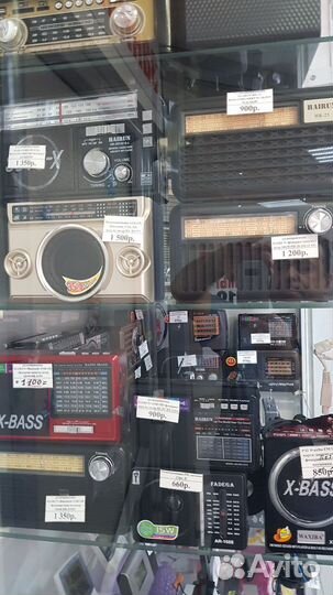 Радиоприёмник в ретро стиле. Ritmix RPR-065