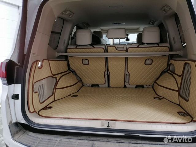 Автоковрики в багажникна Nissan Safari