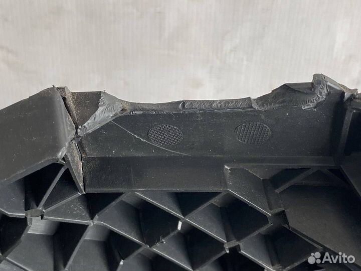 Дефлектор фары Volvo FH4 82884084