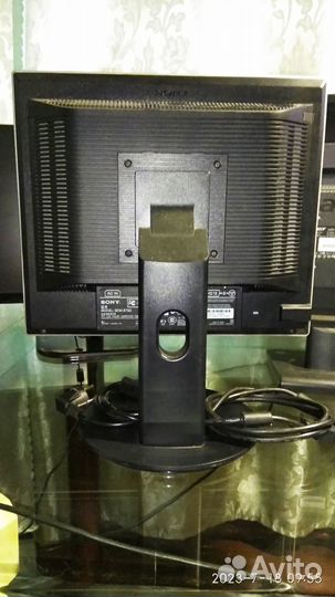Монитор Sony SDM-S75D
