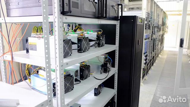 дата центр серверная майнинг отель стойки