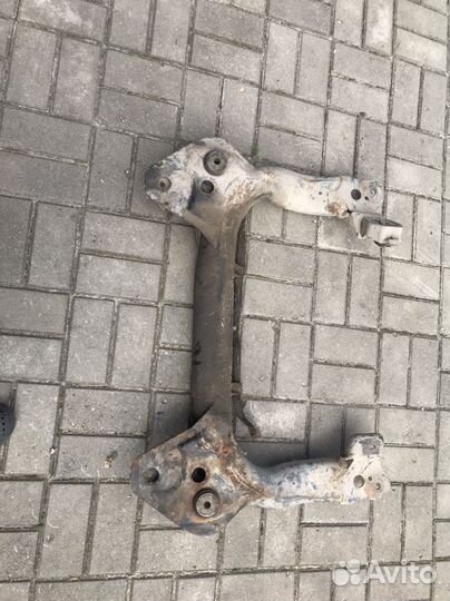 Продаю переднею балку подрамник ауди а6 с 4