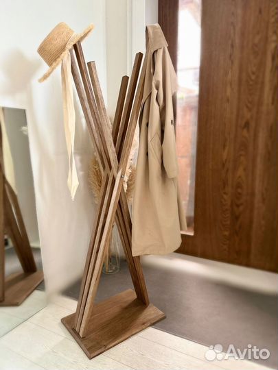 Вешалка в прихожую