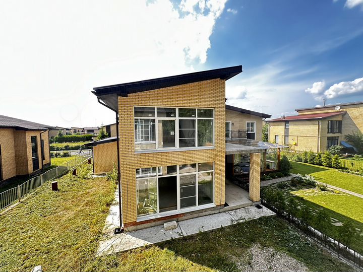 Таунхаус 240 м² на участке 6,3 сот.