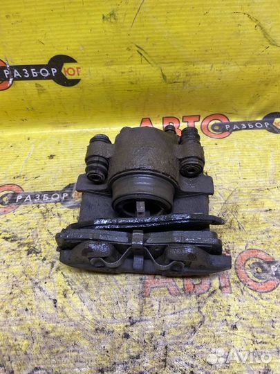 Суппорт передний правый Chrysler Voyager GS VM425