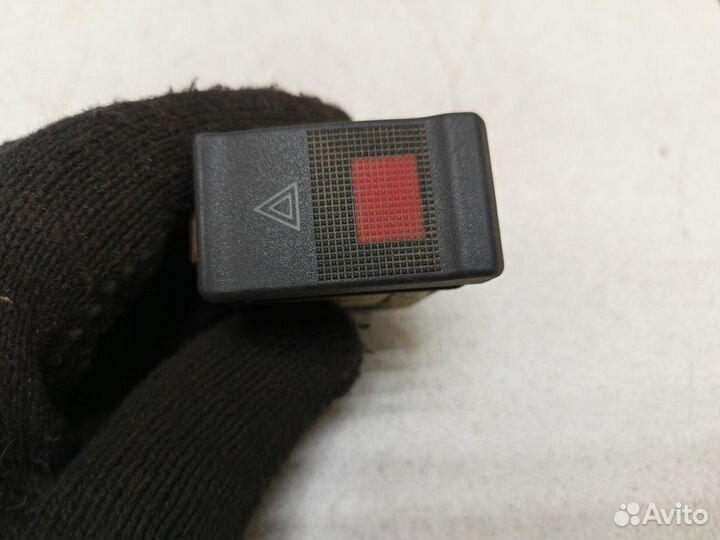 Кнопка аварийной сигнализации