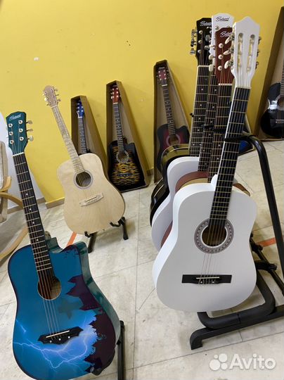 Классическая гитара / Акустическая гитара
