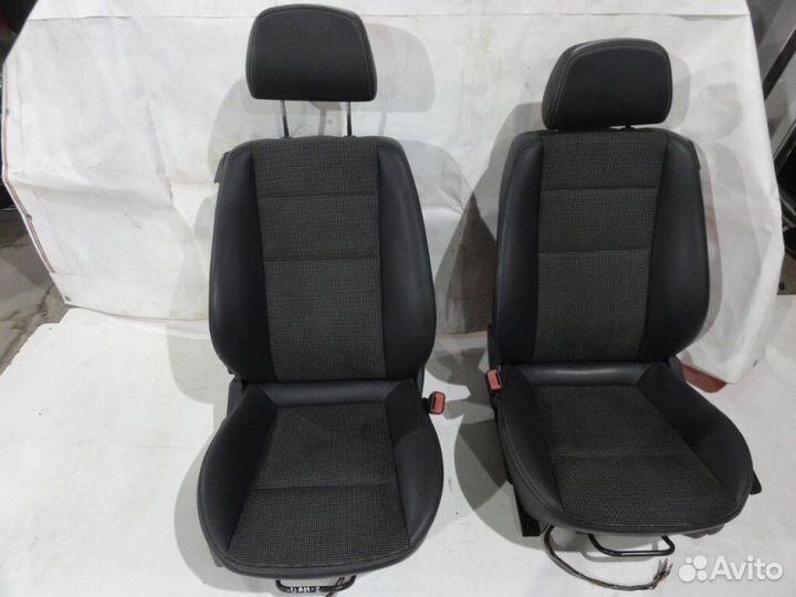 Сиденья комплект Opel Astra Gtc H Z16XER 1.6 2007