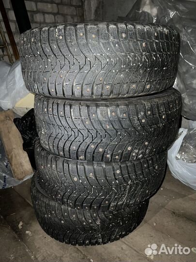 Michelin Latitude X-Ice North 215/55 R16