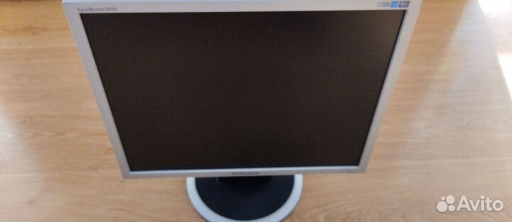 Монитор Samsung 19