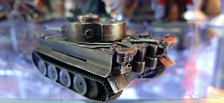 Немецкий тяжелый танк Тигр бронза