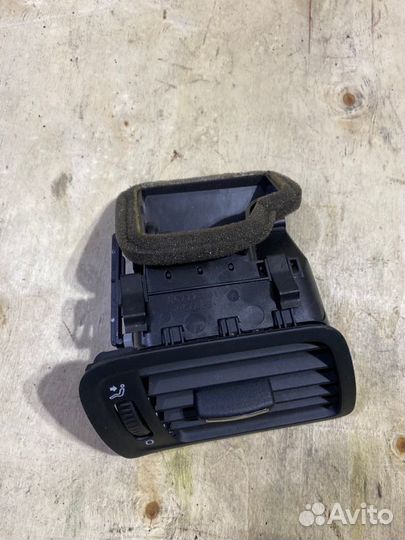 Воздуховод печки правый Volkswagen Passat 3C5 BVY