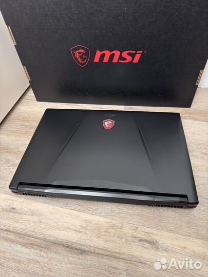 Игровой MSI 17.3 i5gen8/gtx 1050ti 4 Гб/8/ssd+hdd