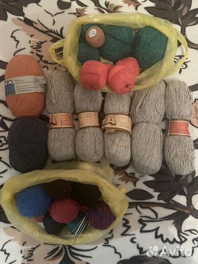 Отдам пряжу за шоколадку