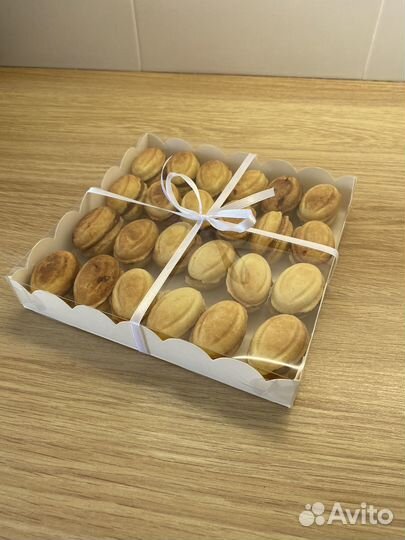 Орешки и трубочки со сгущенкой