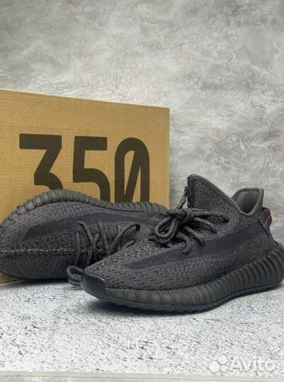 Кроссовки Adidas Yeezy Boost