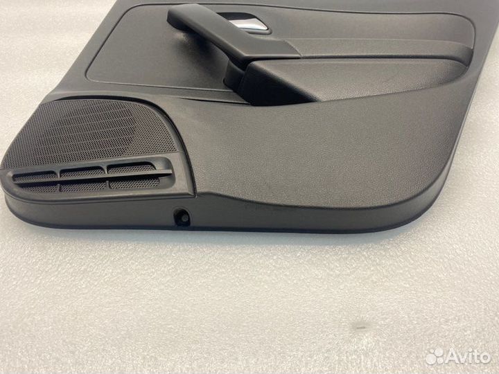 Обшивка двери задняя правая Volkswagen Polo седан