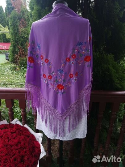 Красивая испанская косынка