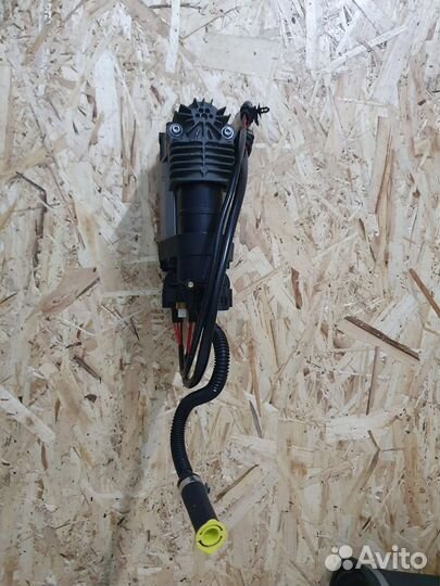 Компрессор подвески Volkswagen Touareg