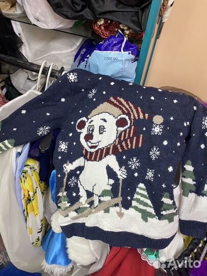 Продам новогодние свитера разных размеров