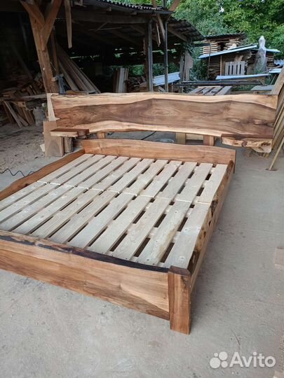 Кровать двухместная