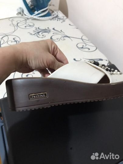 Шлепанцы женские 36 размер