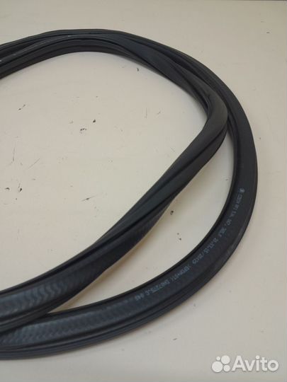 Уплотнитель проема двери передней левой Skoda Rapi