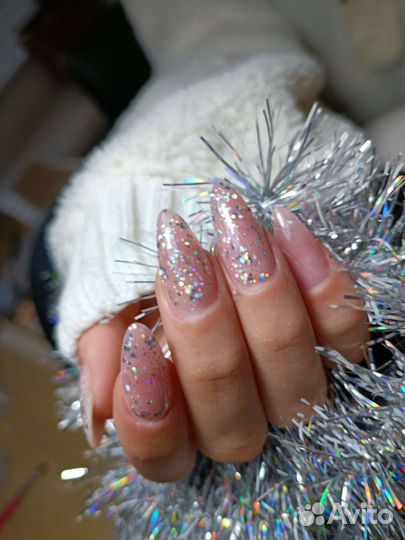 Нужна модель на гель-лак