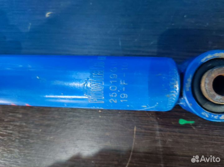 Задний амортизатор Ford Focus 3