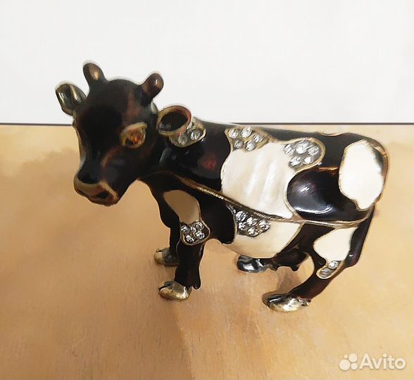 Шкатулка в виде коровы, Фигурка коровы