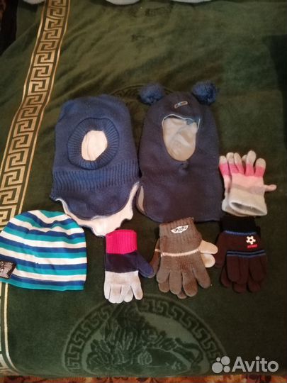 Шапка шлем для мальчика 46- 48, перчатки