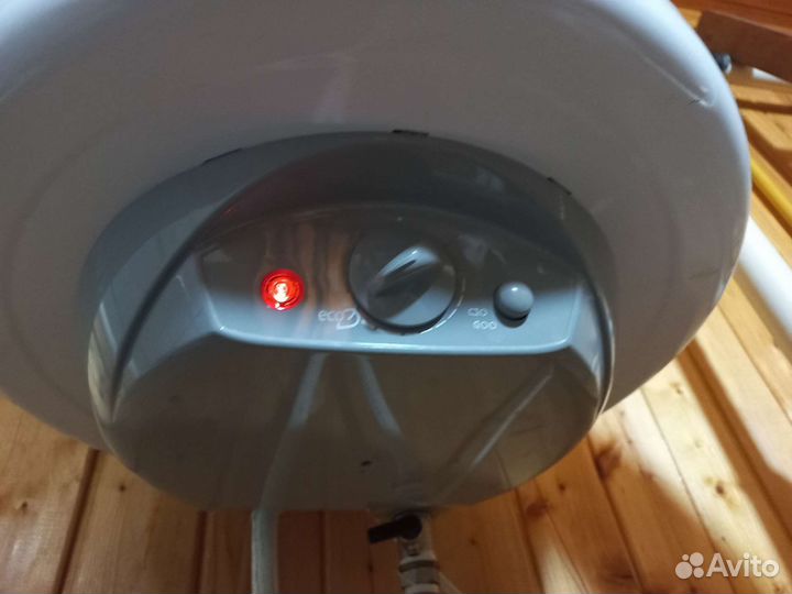 Водонагреватель накопительный De Luxe W50V1