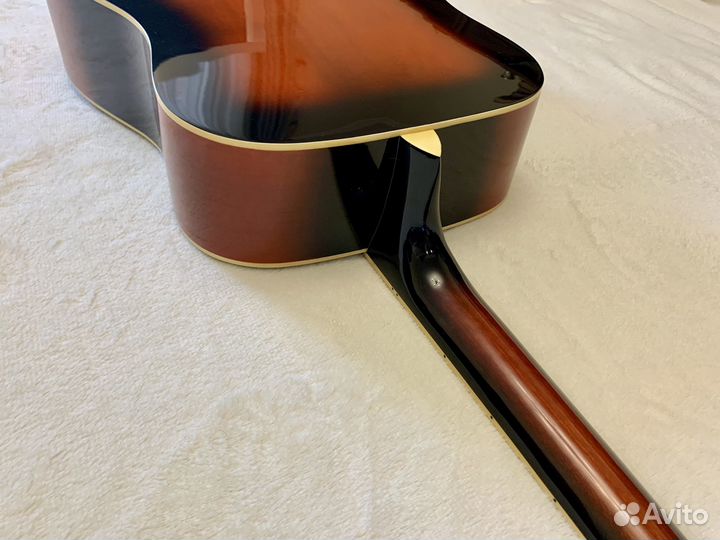 Акустическая гитара Martinez