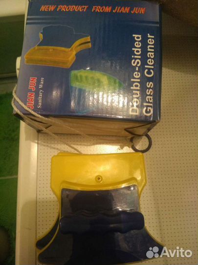 Магнитная щётка для окон