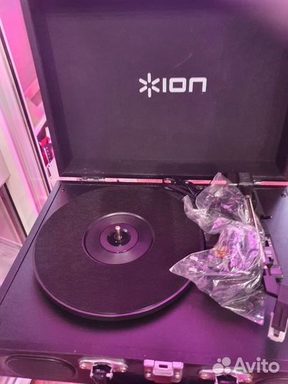 Виниловый проигрыватель ion