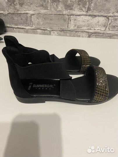 Босоножки новые 36