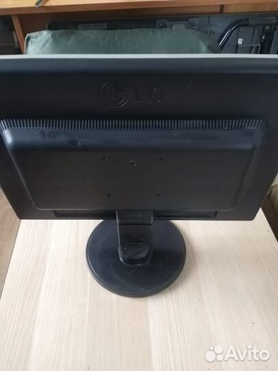 Монитор LG W1942s