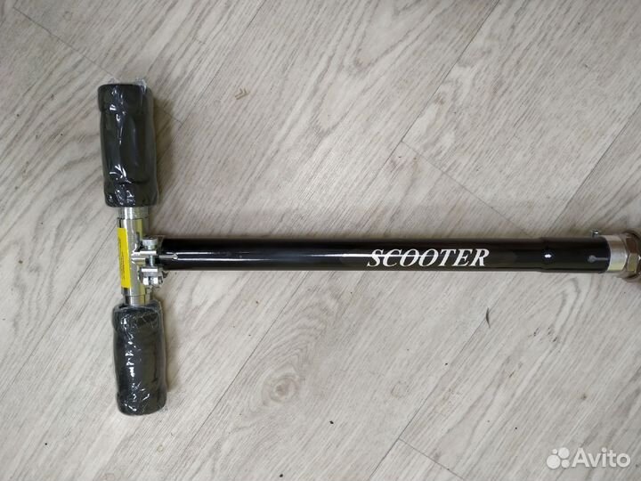 Самокат 2-х колесный с ярким принтом