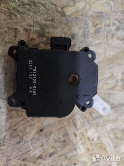 Сервопривод заслонки печки Toyota Avensis II 2003