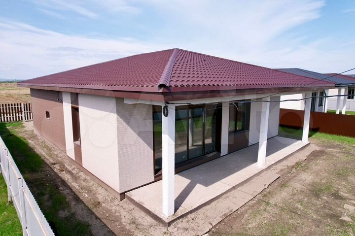 Дом 176,9 м² на участке 9 сот.