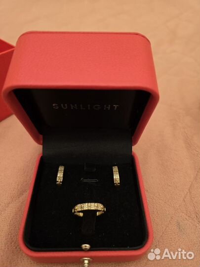 Золотые серьги и кольцо с гранатами и бриллиантами