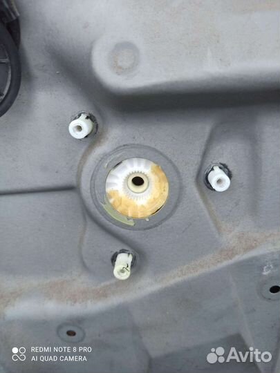 Гольф 4 Бора Стеклоподьемник правый передний