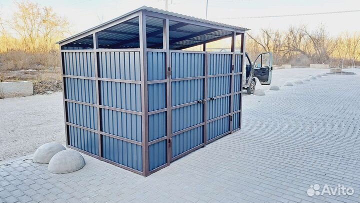 Мусорная площадка с дверками и крышей