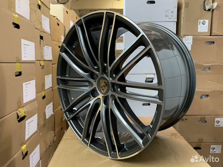 Колеса на Porsche Macan R21 зимние