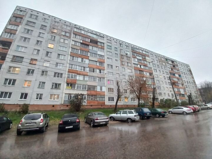 2-к. квартира, 50 м², 2/9 эт.