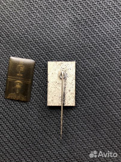 Значок серебро