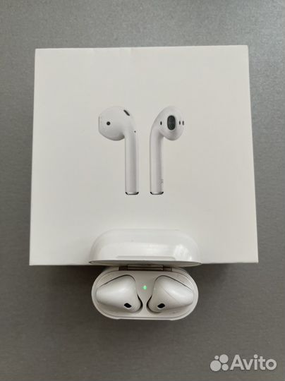 Беспроводные наушники AirPods (1-го поколения)